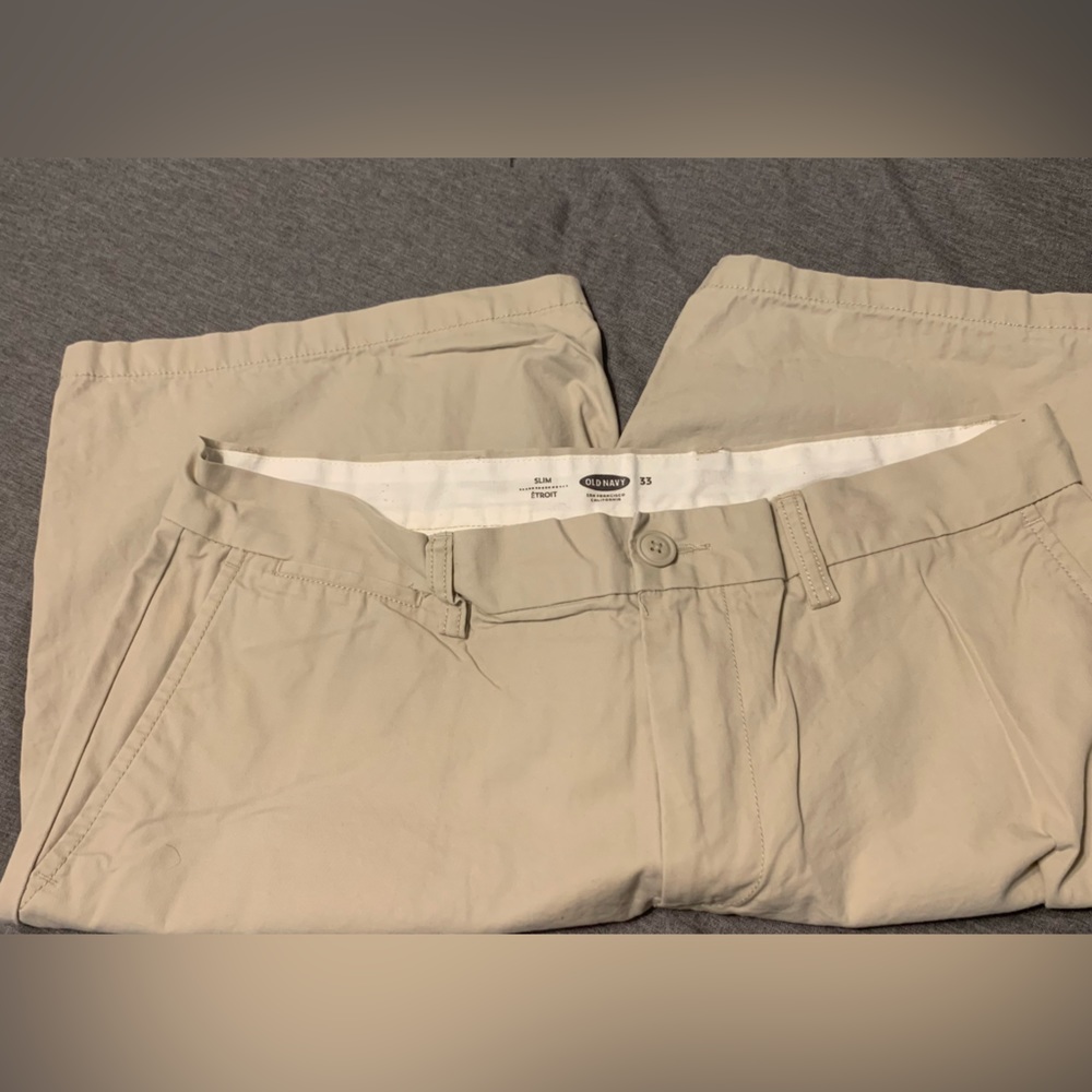 Mens Old Navy khaki shorts size 33